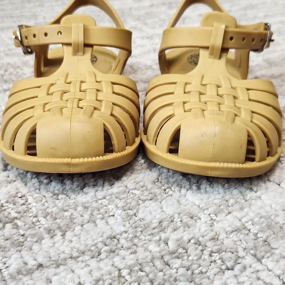 Scallywag Baby Co weighs 7oz